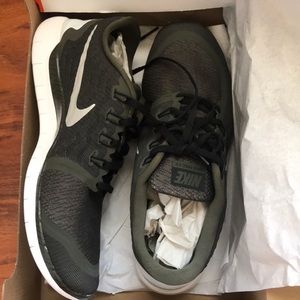 New never worn Men Nike free runs